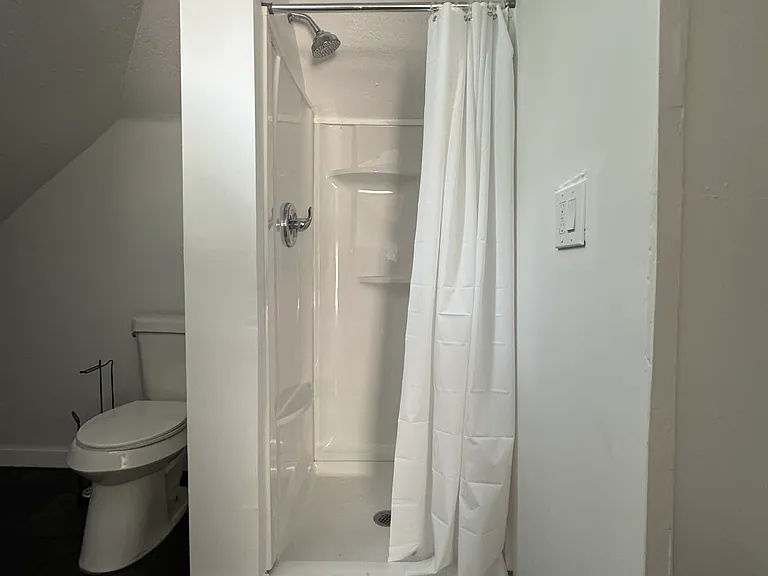 111 Sweet St NE #3 — Photo 5