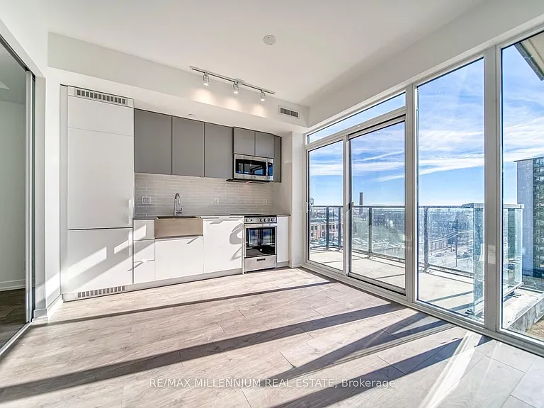 270 Dufferin St #606 — Photo 6