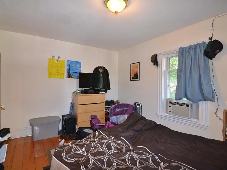 308 Belmont St — Photo 3