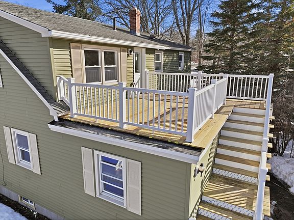 4th image of 542 Oak Hill Rd