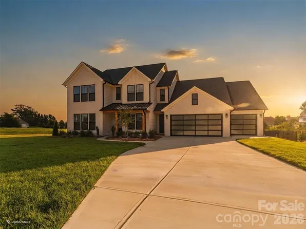 1065 Rolling Meadows Dr #8, Mooresville, NC 28115