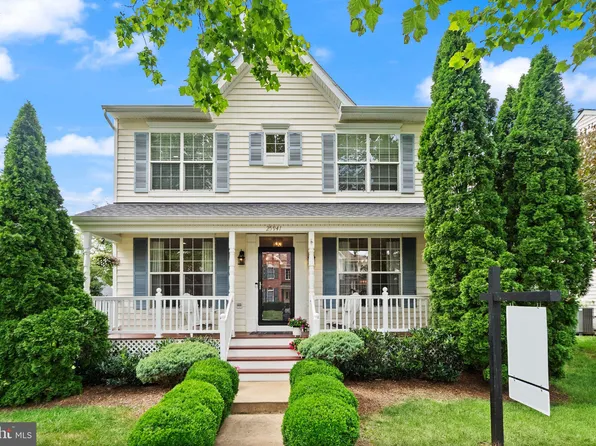 25941 Hartwood Dr, Chantilly, VA 20152