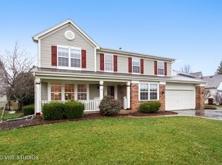 1214 Warwick Ct, Grayslake, IL