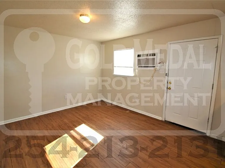 922-932 Jr Ct — Photo 3