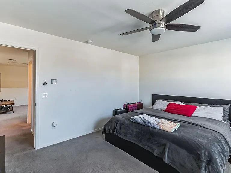 Guest bedroom 1