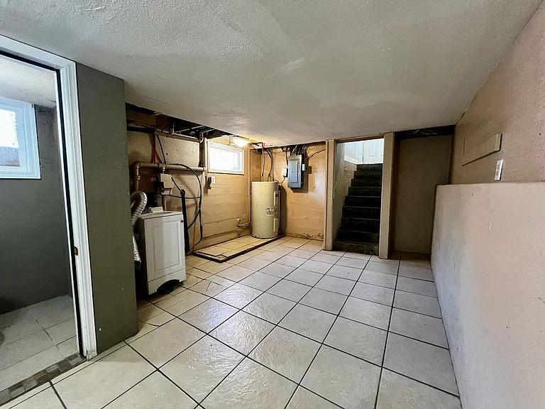 916 S 11th Ave — Photo 13