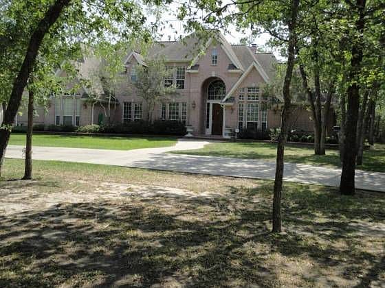 1st image of 4120 Sweetwater Dr