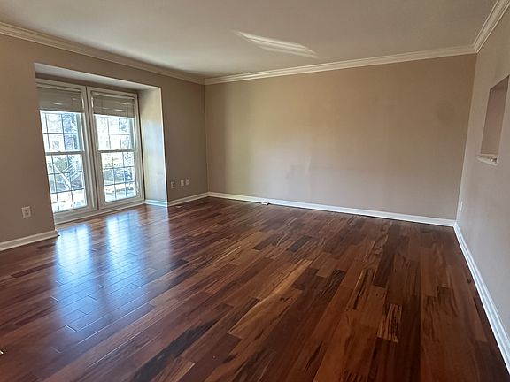 3rd image of 141 Attic Ct