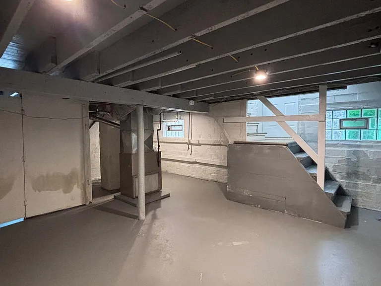 859 Broadway Ave #859 — Photo 11
