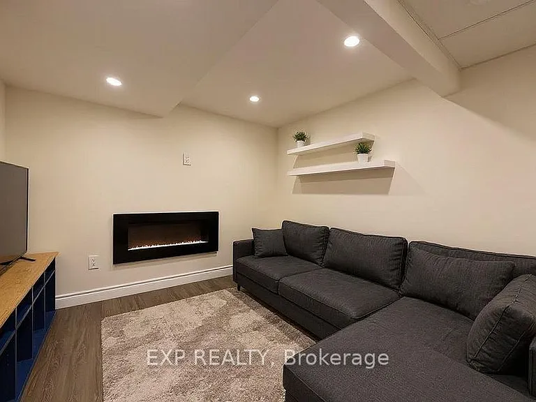 11 Martina Cres — Photo 20