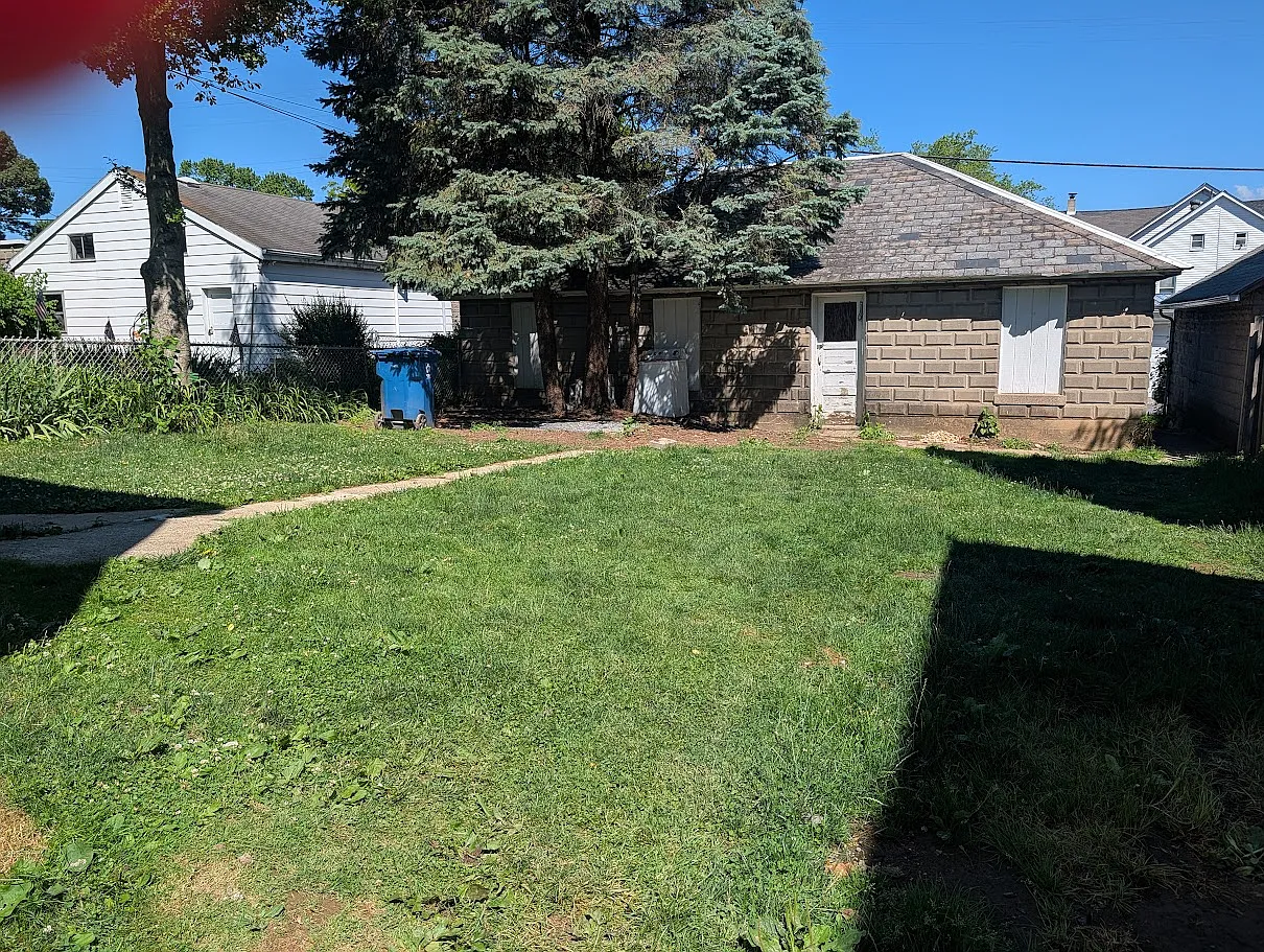2 bed, 800 sqft, $1,700 — Photo 2