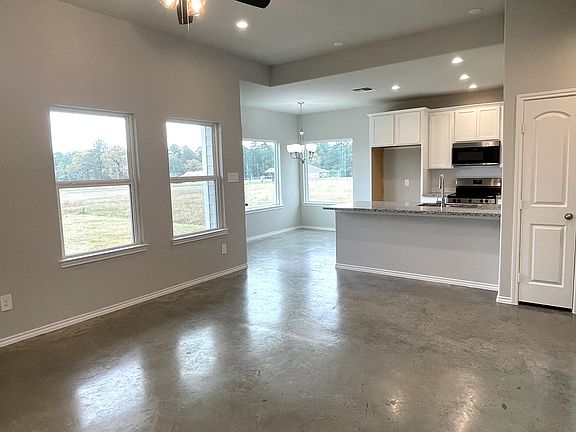 4th image of 6 Greenway Dr