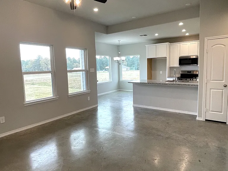 6 Greenway Dr — Photo 4