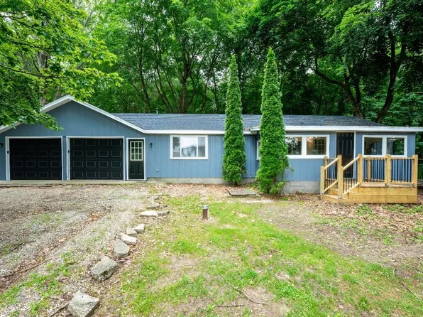 8324 Je Ne Be Dr NE, Rockford, MI 49341