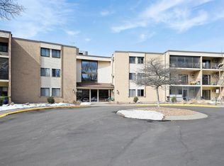 11160 Anderson Lakes Pkwy APT 104, Eden Prairie, MN 55344