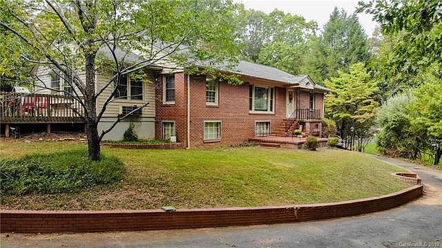 1st image of 120 Martinat Dr NE