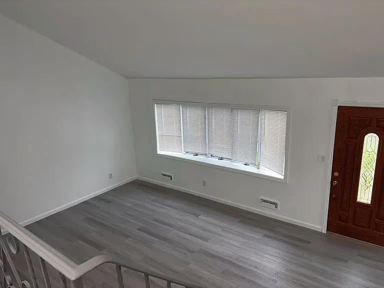 189 Sylvester St #2 — Photo 11