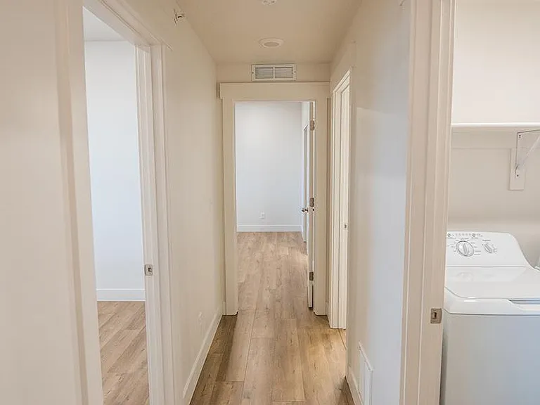 TRAIL HOLLOW APARTMENTS — Photo 27