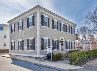 10 Harrison St, Newburyport, MA 01950