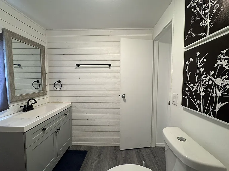 2145 Hermosa Dr — Photo 32