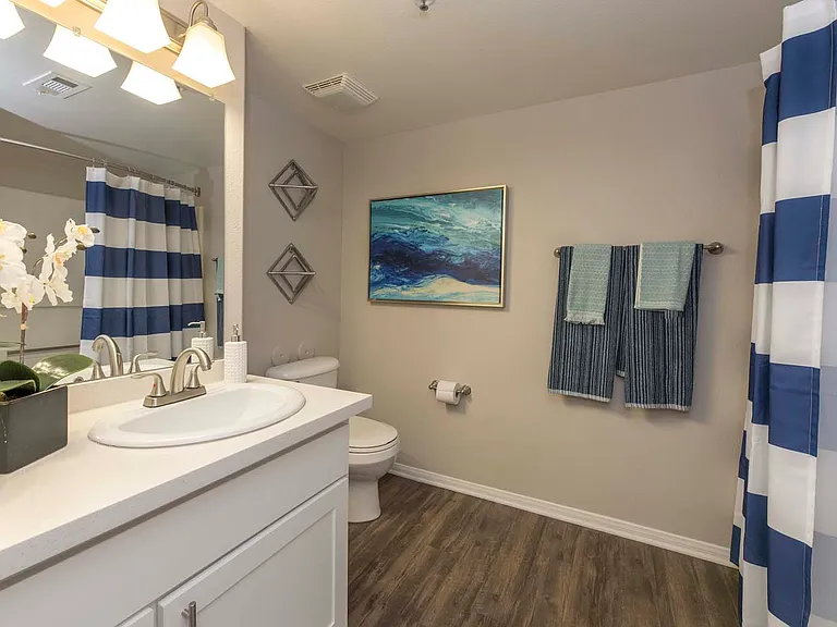 Bella Vista Apartments — Photo 7