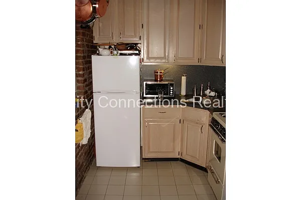 Rented by City Connections Realty | media 33