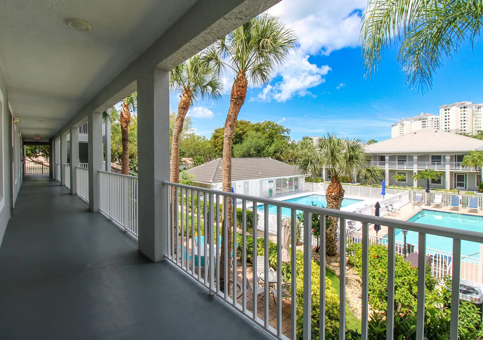 ** 3/2 Vanderbilt Villas Condo Updated ** Annual Or Seasonal ** Weekly 7 Day Minimum Stay Require... — Photo 2