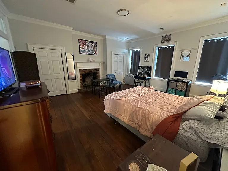 822 Caroline St #4 — Photo 9