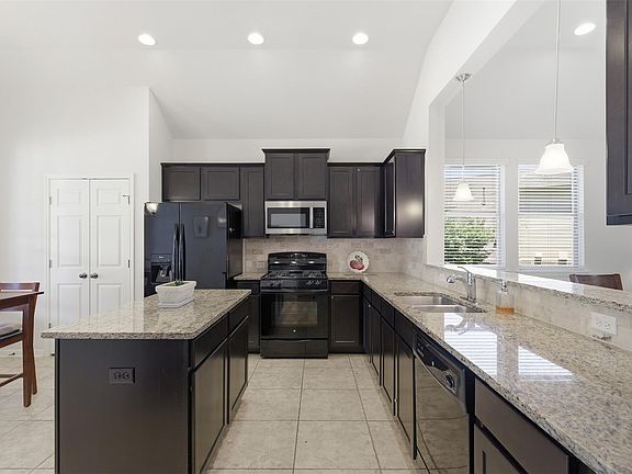 4th image of 2144 Granite Hill Dr