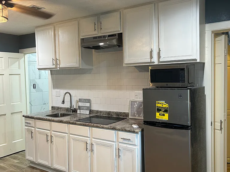 601 Grant St — Photo 2