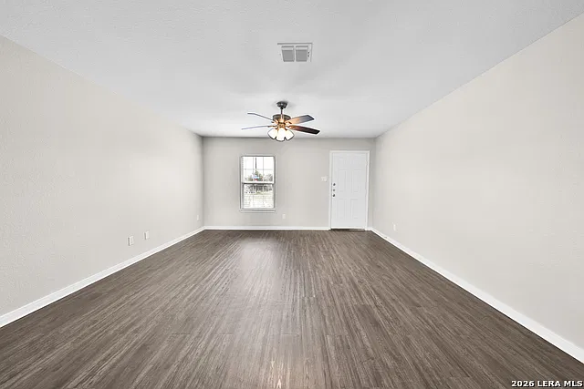 3 bed, 2.5 bath, 1420 sqft, $1,700 — Photo 2