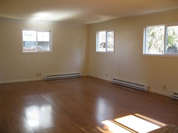 3rd image of 2889 Alma St APT 2
