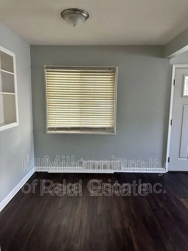 3 bed, 1.0 bath, 1056 sqft, $1,395 — Photo 4