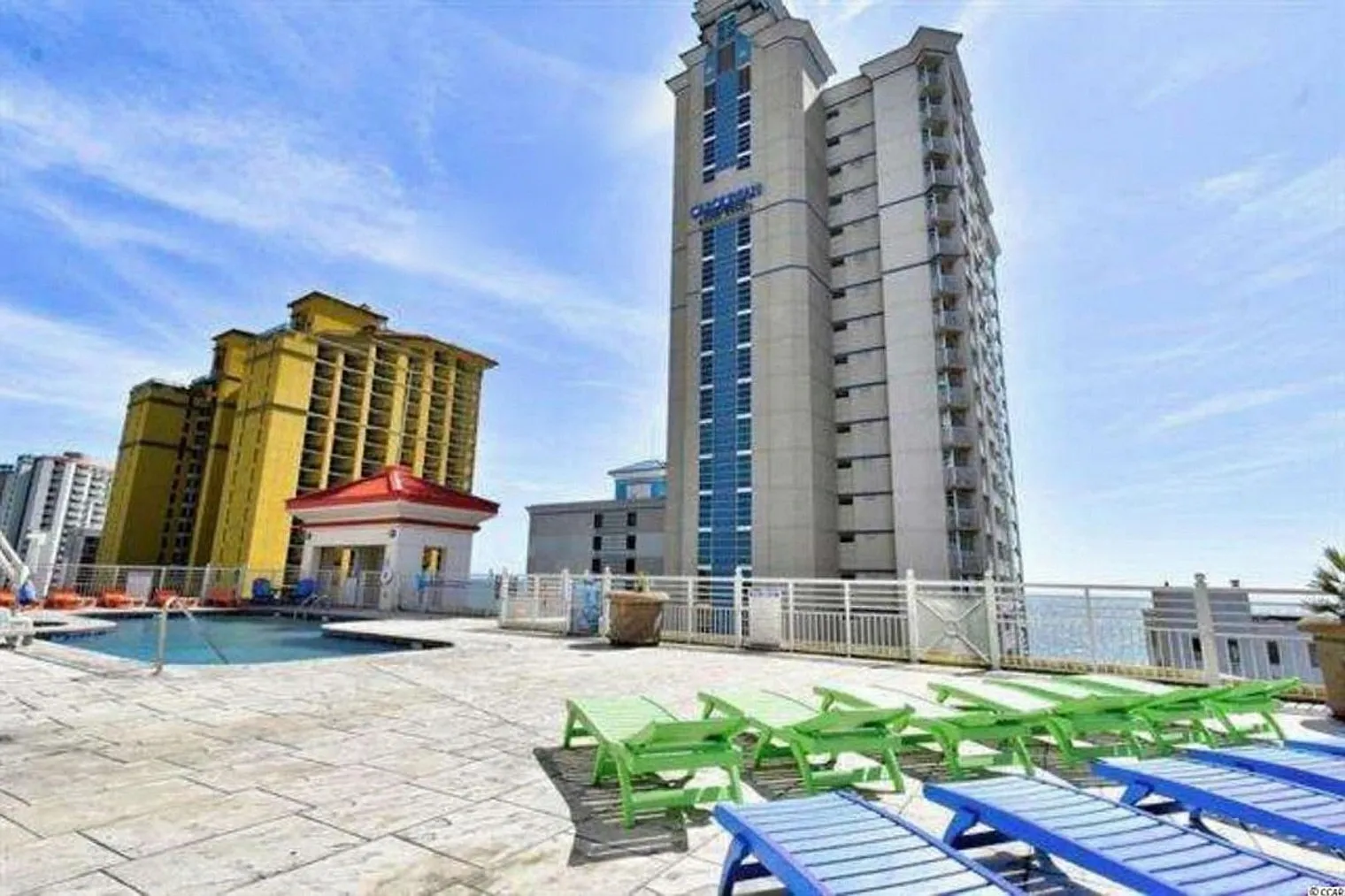1 bed, 1.0 bath, 624 sqft, $2,634 — Photo 2