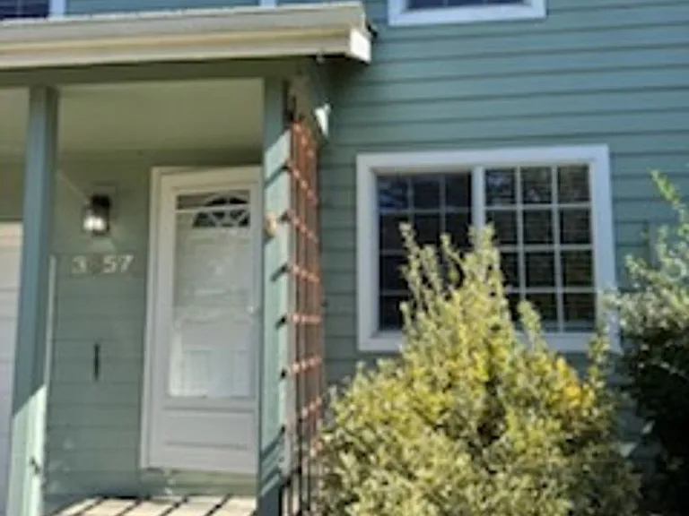 3657 Westleigh St — Photo 2