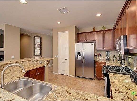 4th image of 66222 Lantana Ln
