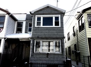 8 Lincoln Ave, Brooklyn, NY 11208