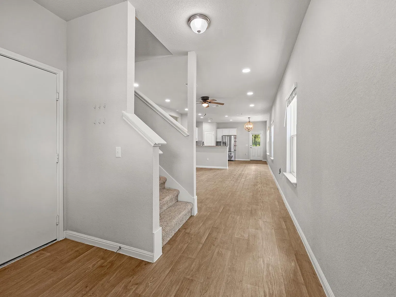 4 bed, 2162 sqft, $2,225 — Photo 3