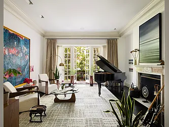 208 East 62nd Street