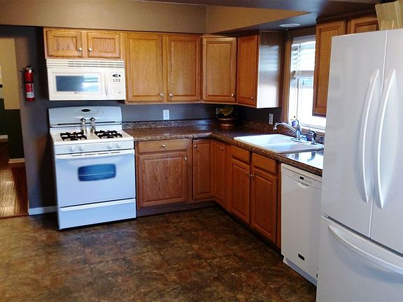 4th image of 423 Pershing Ave