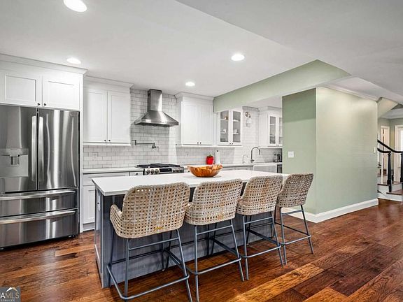 5th image of 4620 Wieuca Rd NE APT 59
