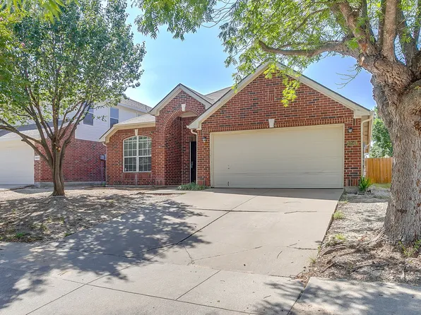10149 Chapel Springs Trl, Fort Worth, TX 76116