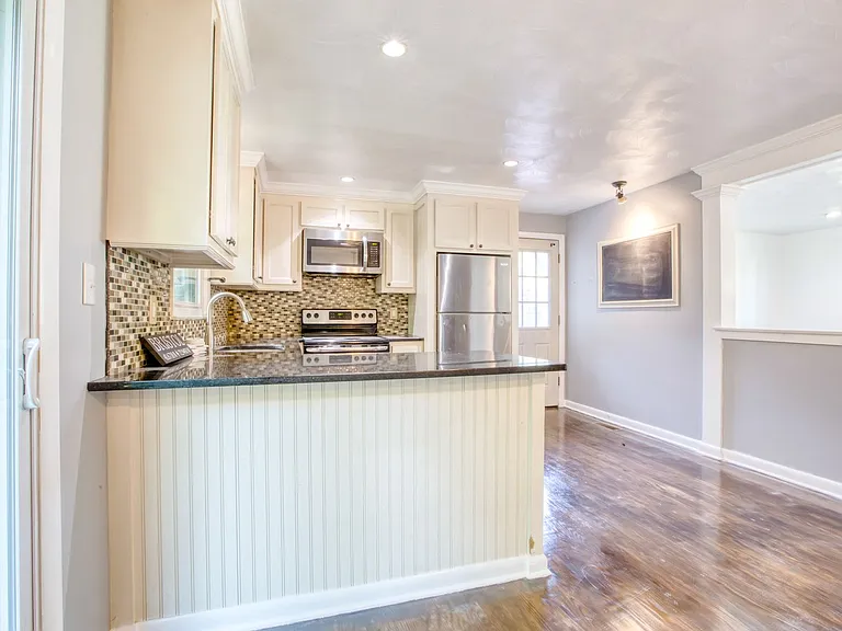 171 Newell Ave — Photo 9