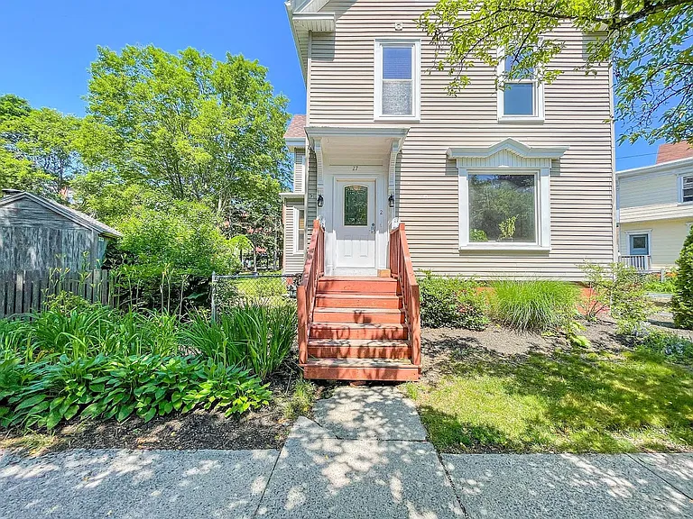 27 Brentwood St #2 — Photo 1