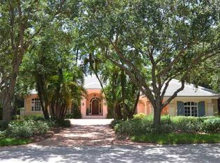 831 Barcarmil Way, Naples, FL 34110