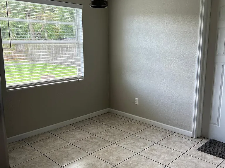 4906 Kempston Dr — Photo 14