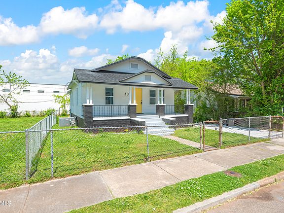 3rd image of 105 Oglewood Ave