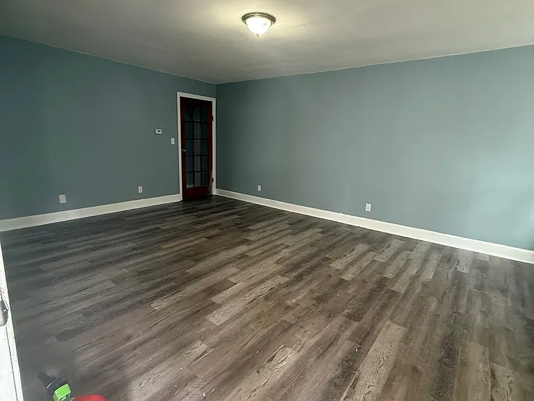 107 Shelley St — Photo 3