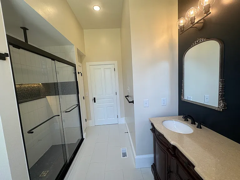 755 Centerville Rd — Photo 7