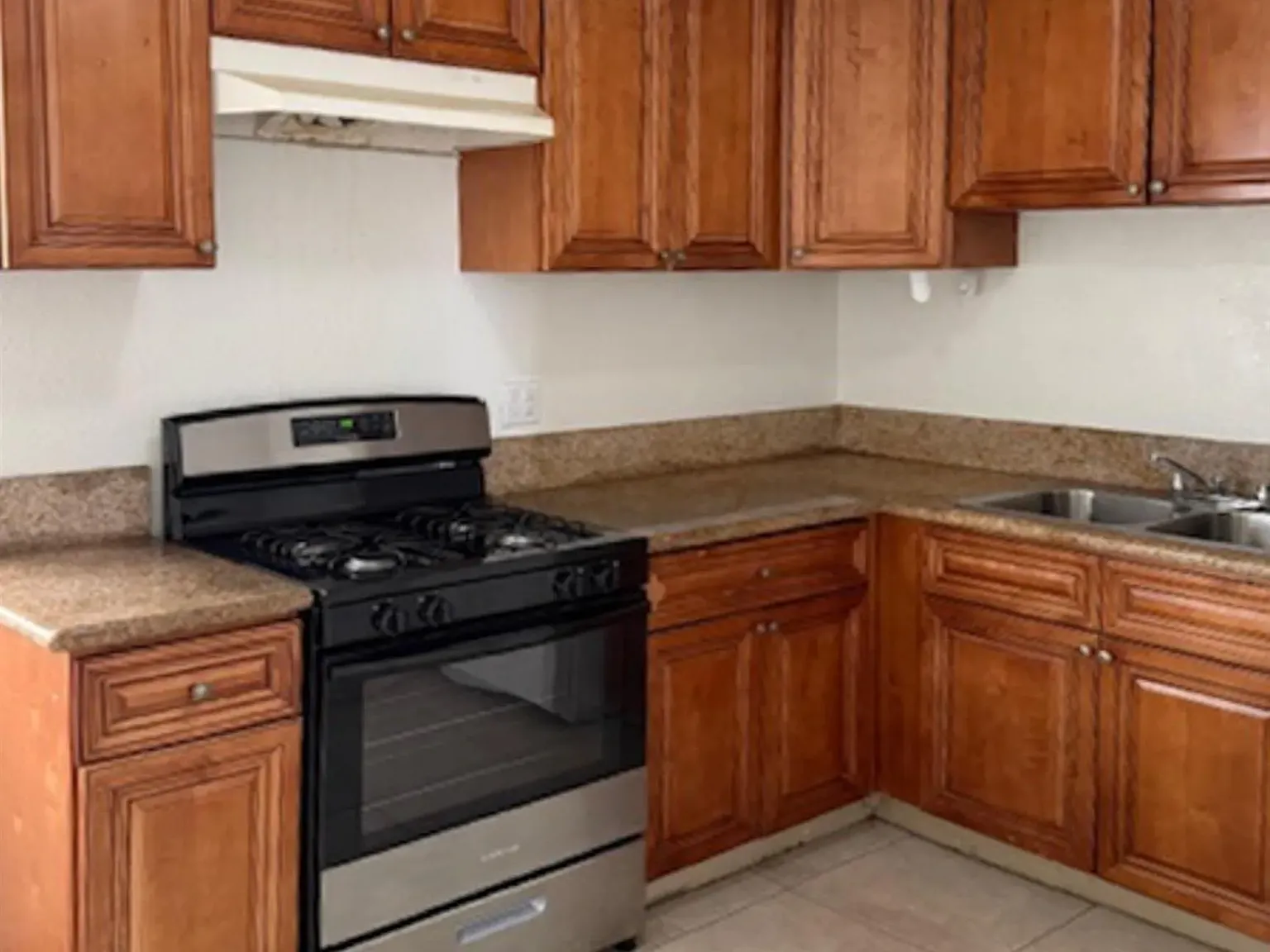 2 bed, 1.0 bath, 700 sqft, $2,195 — Photo 1